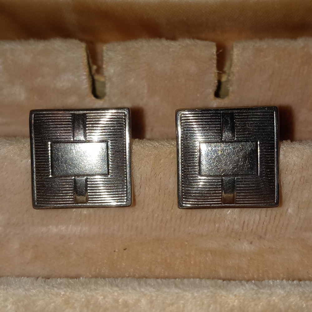 Cuff links